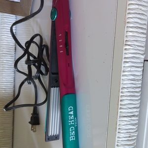 Bed head 1" slim crimper